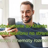 Mężczyzna uśmiecha się, trzyma smartfon i kubek; grafika o oddzwanianiu do klienta po zostawieniu numeru na stronie www